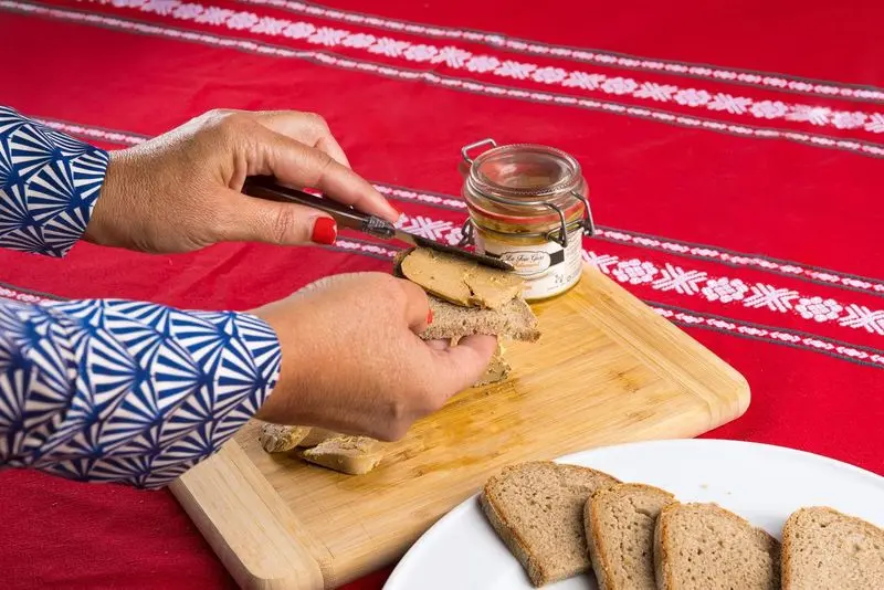 Come si fa a far uscire il Foie Gras da una pentola come un professionista?